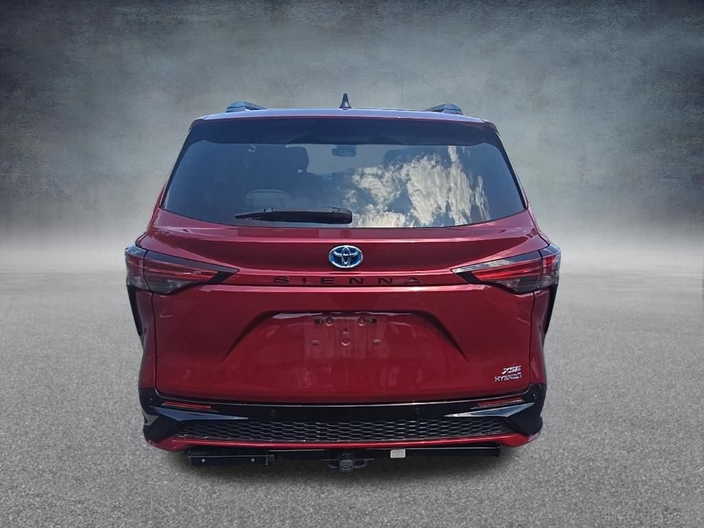 Used 2021 Toyota Sienna XSE w/ XSE Plus Package FWD image 10