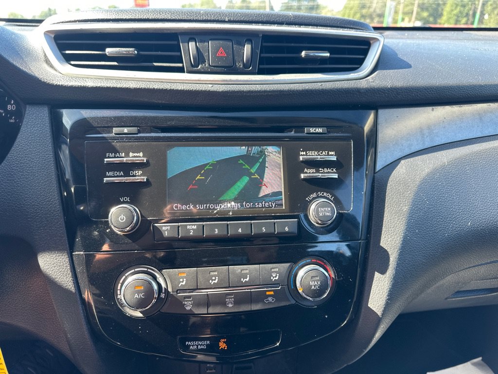 Used 2015 Nissan Rogue S AWD/4WD image 14