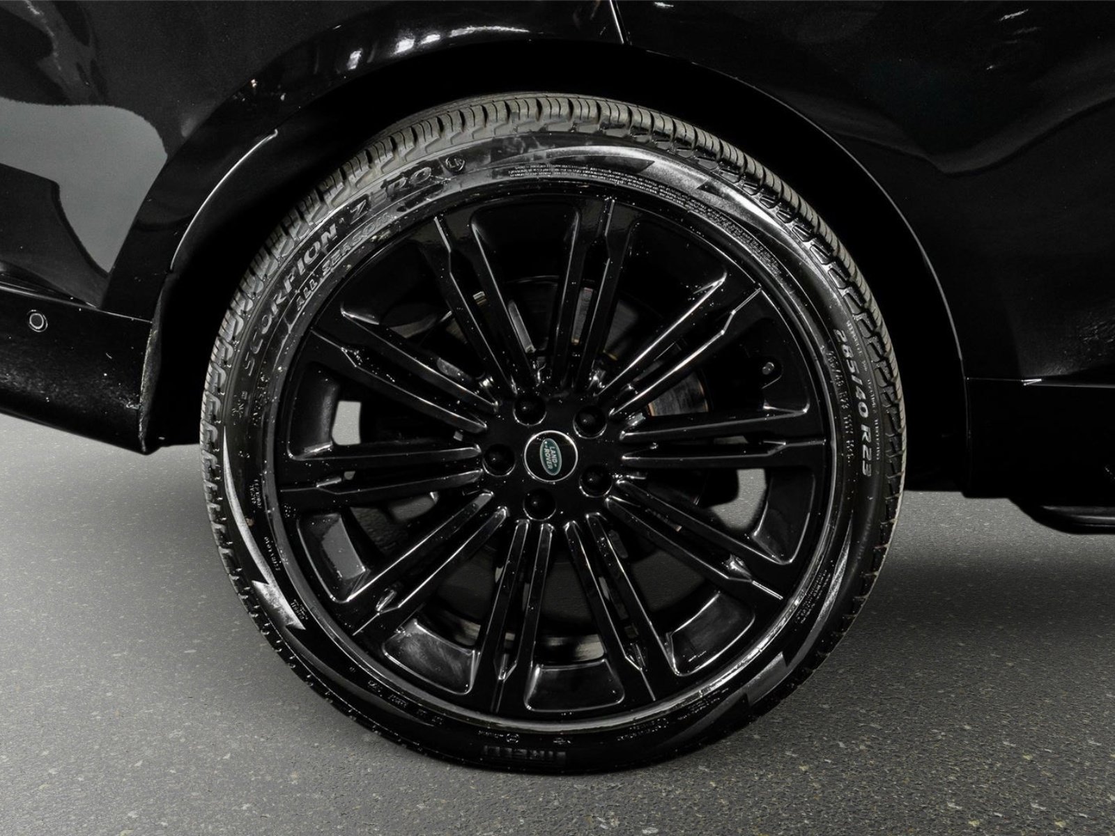 Used 2024 Land Rover Range Rover Long Wheelbase Autobiography image 8