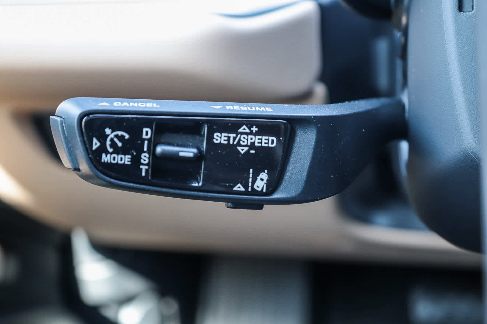 Used 2025 Porsche Cayenne Coupe image 35