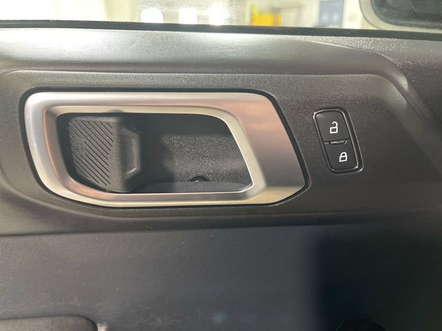 Used 2025 Ford Bronco Badlands AWD/4WD image 13