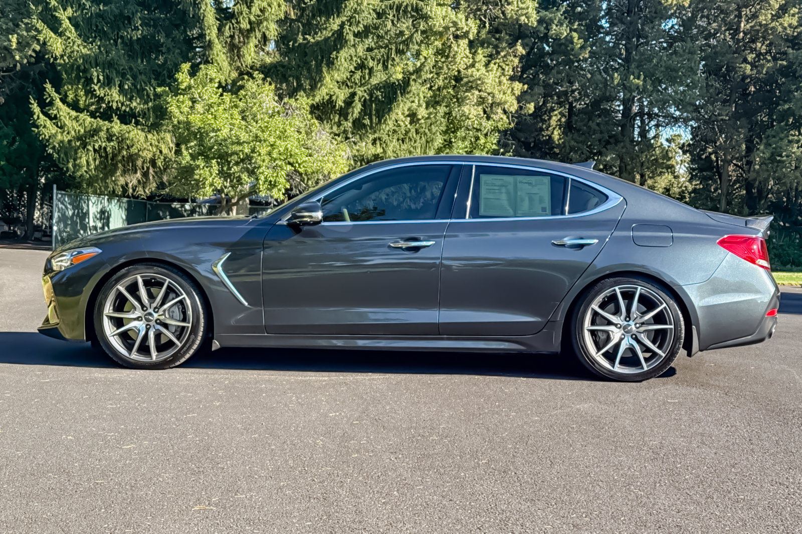 Used 2019 Genesis G70 3.3T Design RWD image 8