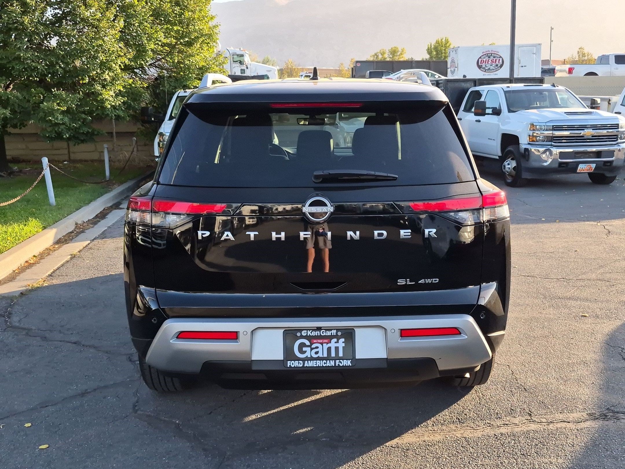 Used 2025 Nissan Pathfinder SL AWD/4WD image 8