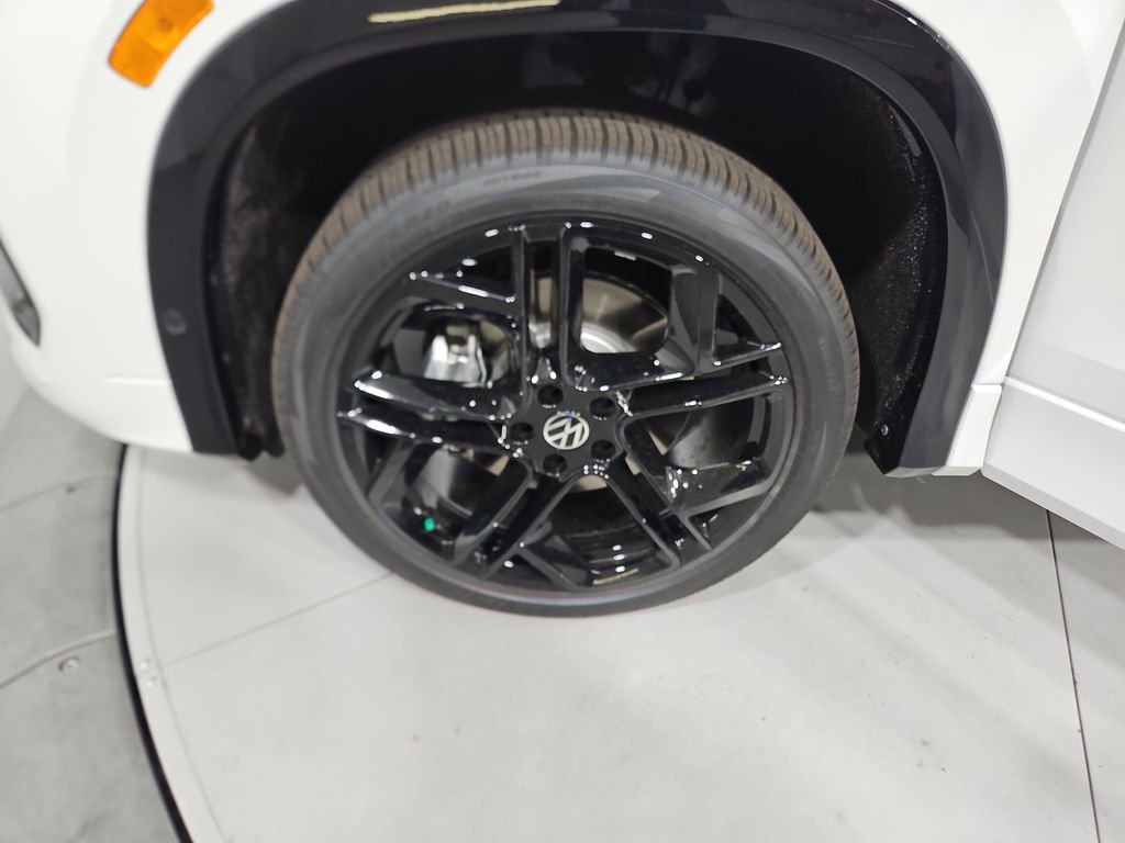 New 2026 Volkswagen Tiguan SE R-Line image 25