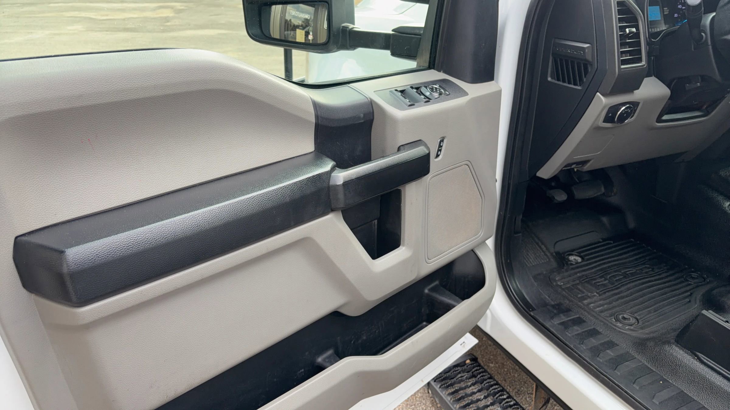 Used 2019 Ford F250 XL w/ Power Equipment Group image 13