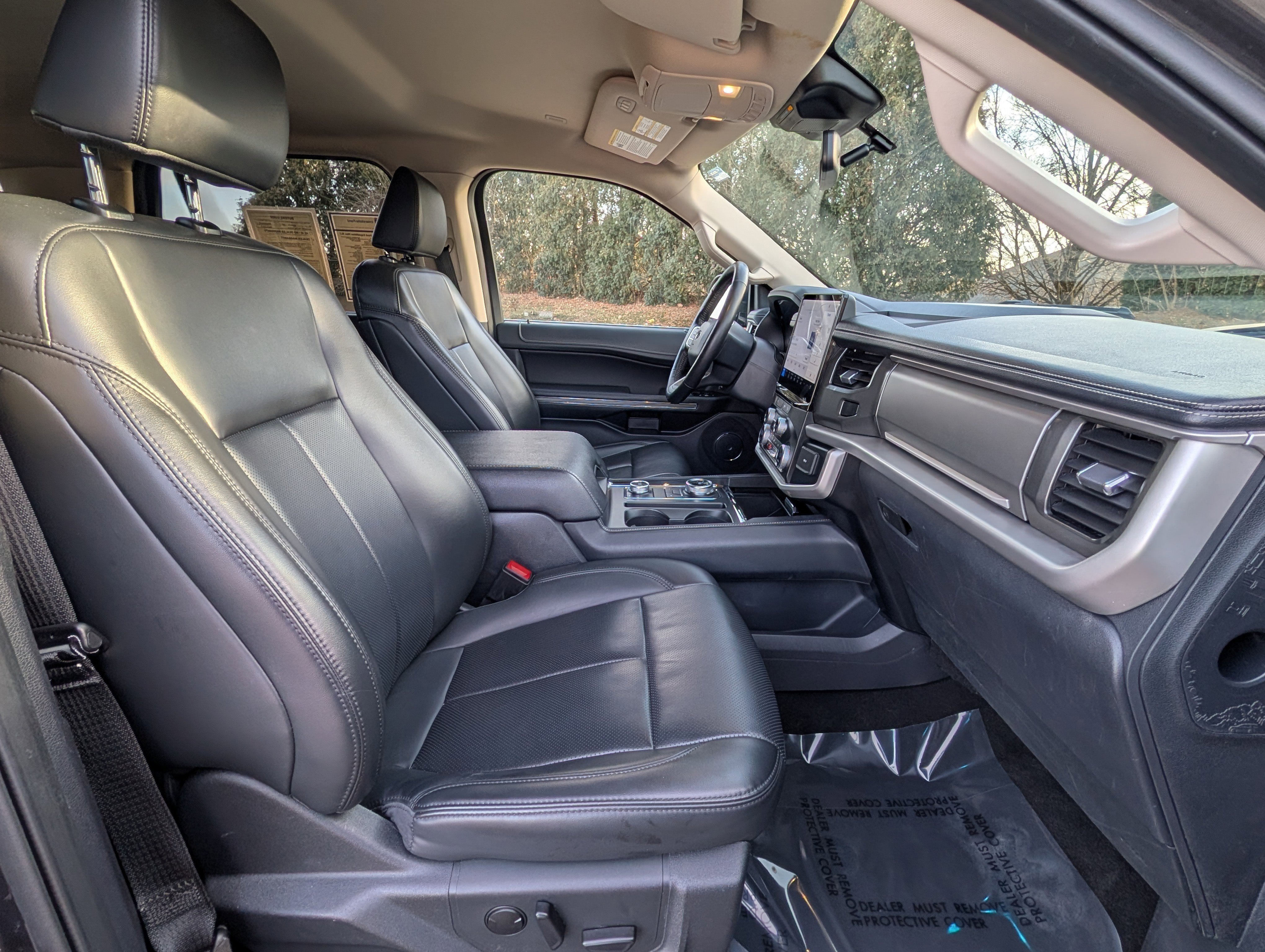 Used 2024 Ford Expedition Max XLT image 12