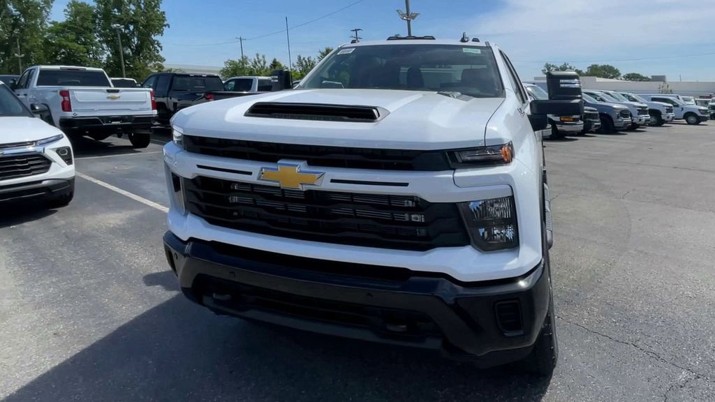 New 2026 Chevrolet Silverado 2500 Custom w/ Custom Value Package AWD/4WD image 5