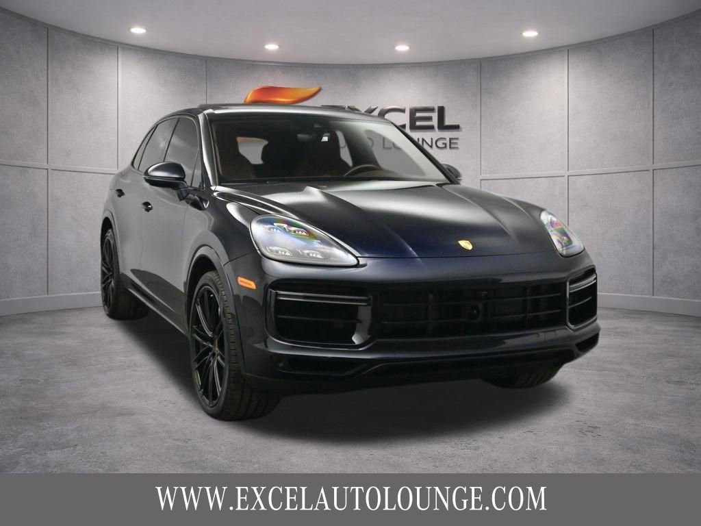 Used 2021 Porsche Cayenne Turbo w/ Premium Package Plus image 11