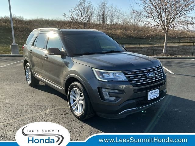Used 2017 Ford Explorer XLT w/ Equipment Group 202A image 1