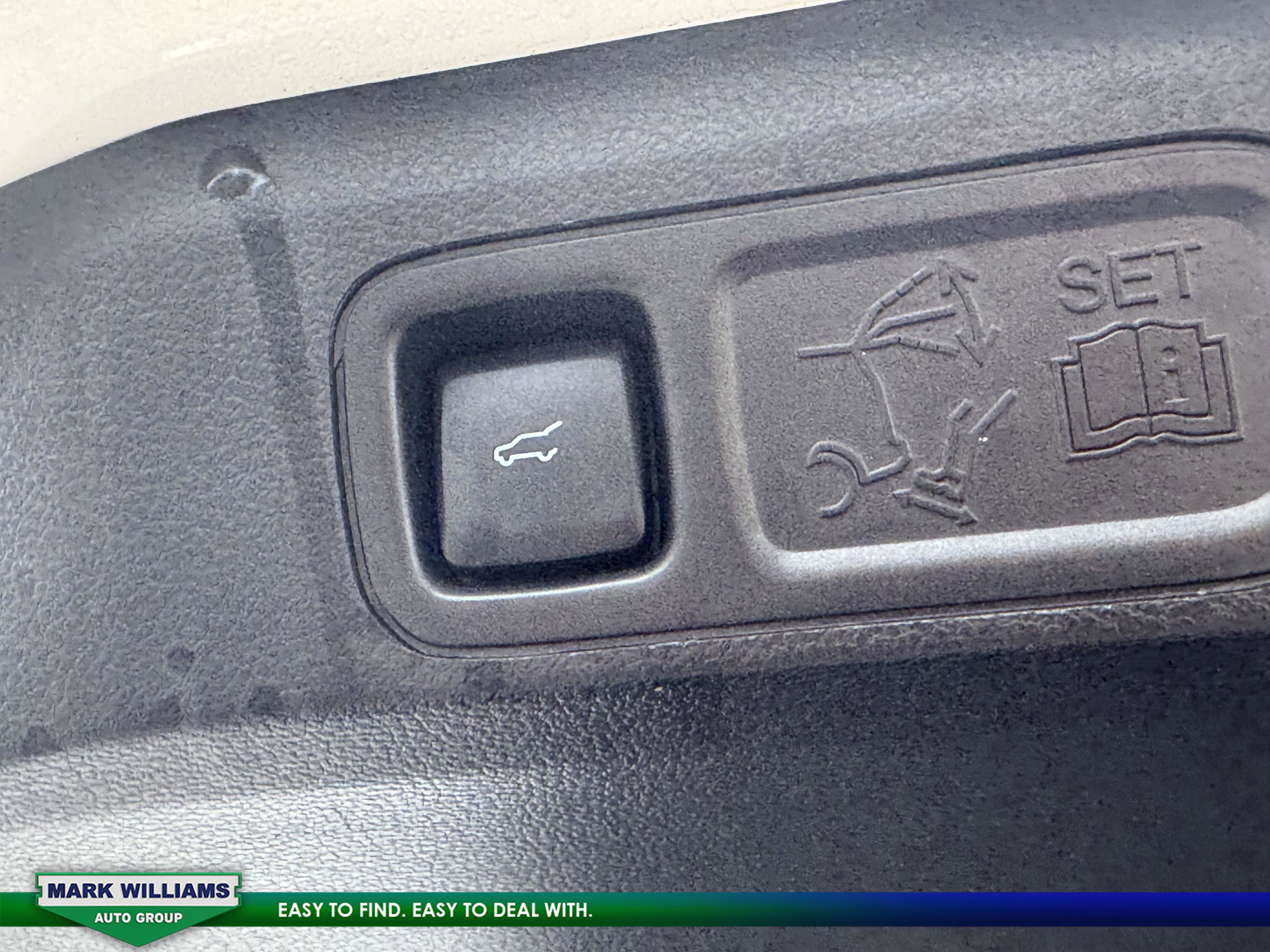 Used 2020 Ford Expedition Platinum image 32