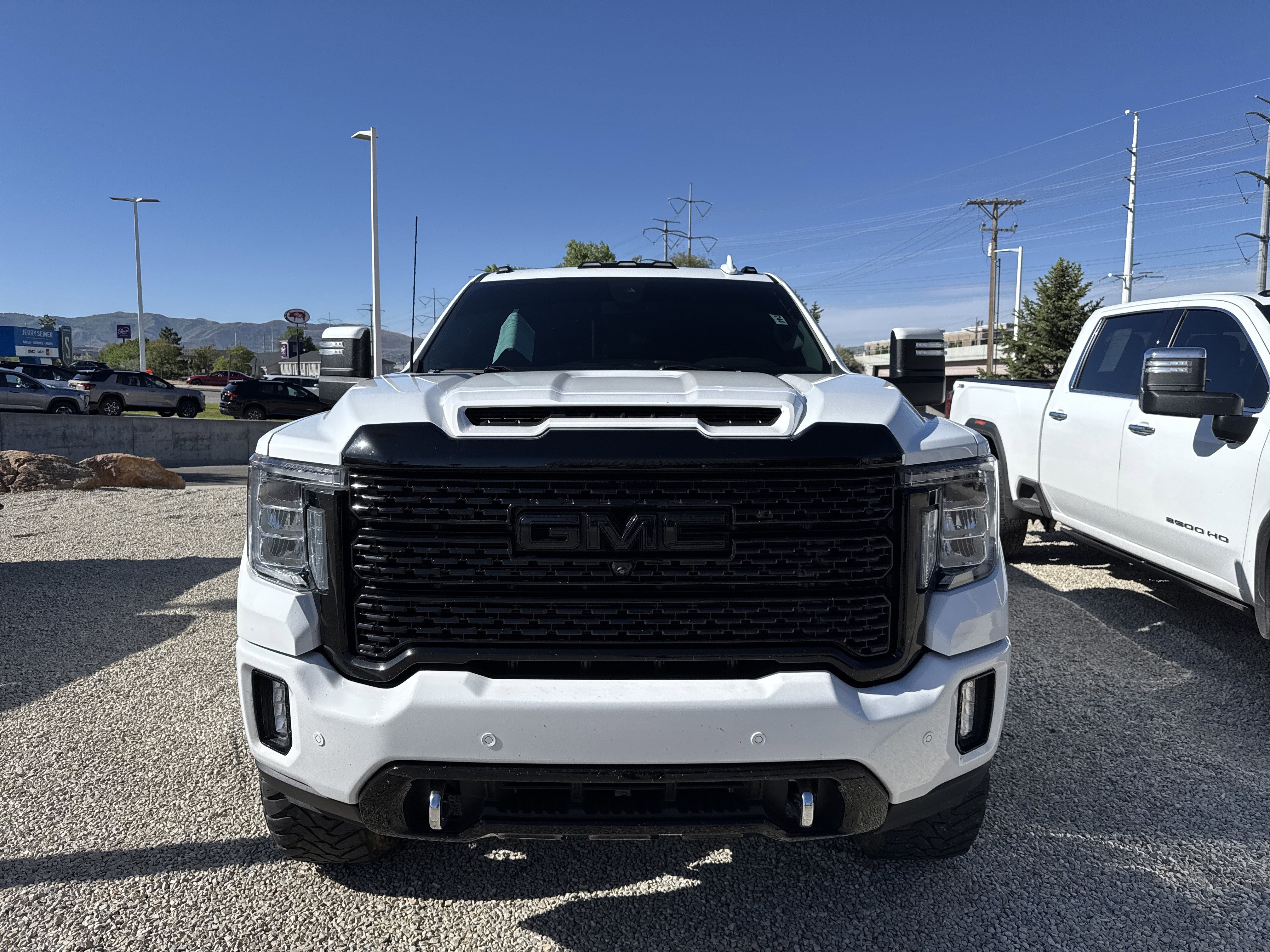 Used 2023 GMC Sierra 3500 Denali AWD/4WD image 4