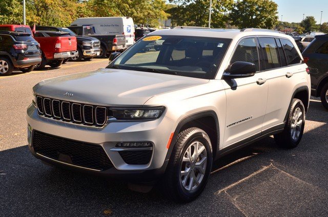 Used 2023 Jeep Grand Cherokee Limited image 4