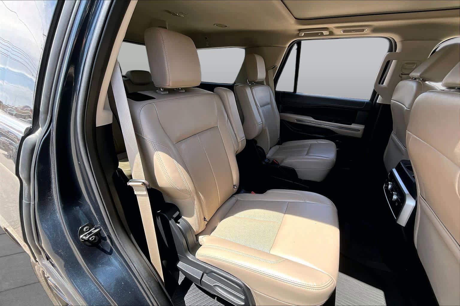 Used 2022 Ford Expedition XLT AWD/4WD image 19