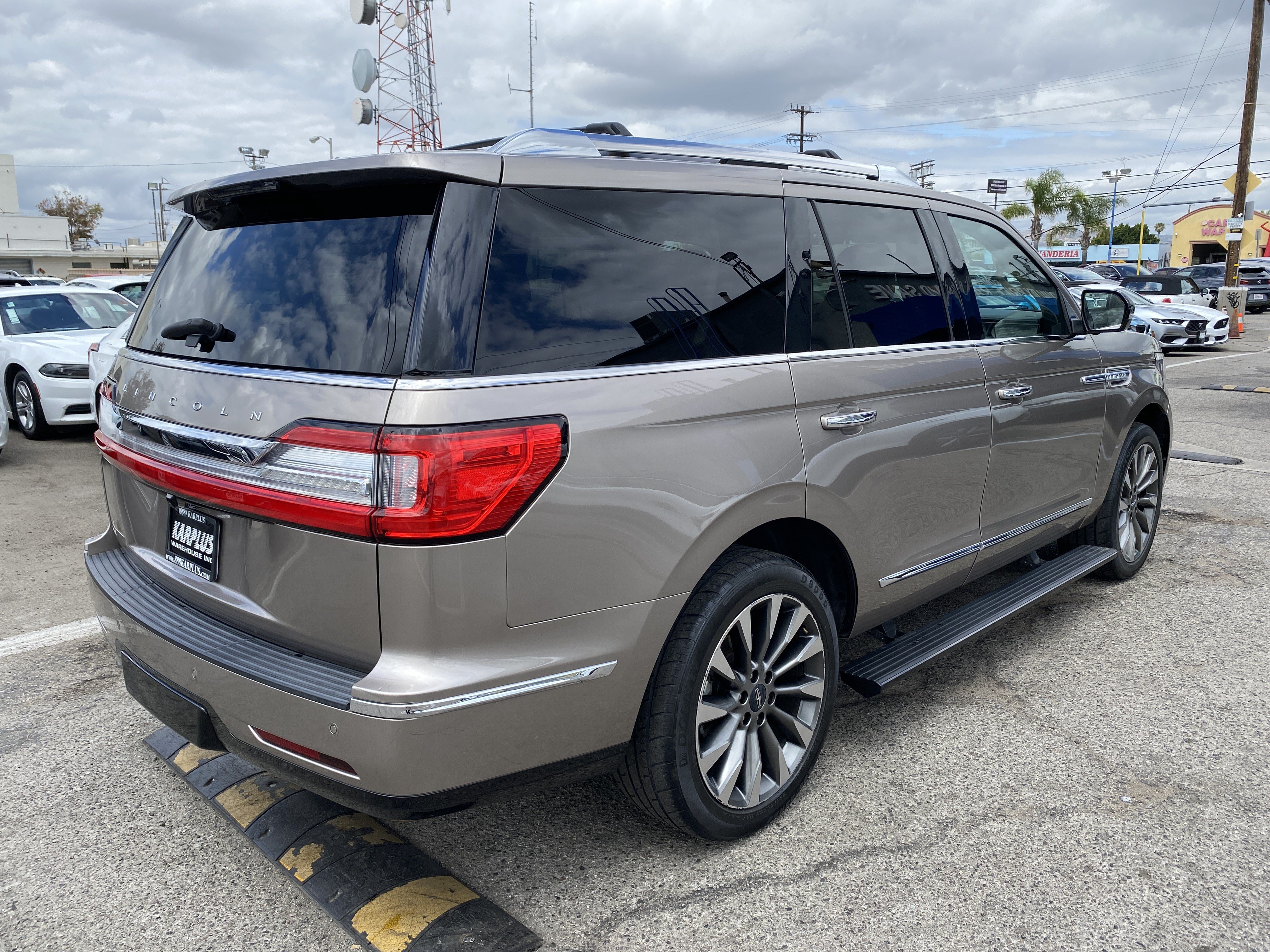 Used 2019 Lincoln Navigator Select w/ Cargo Package RWD image 10