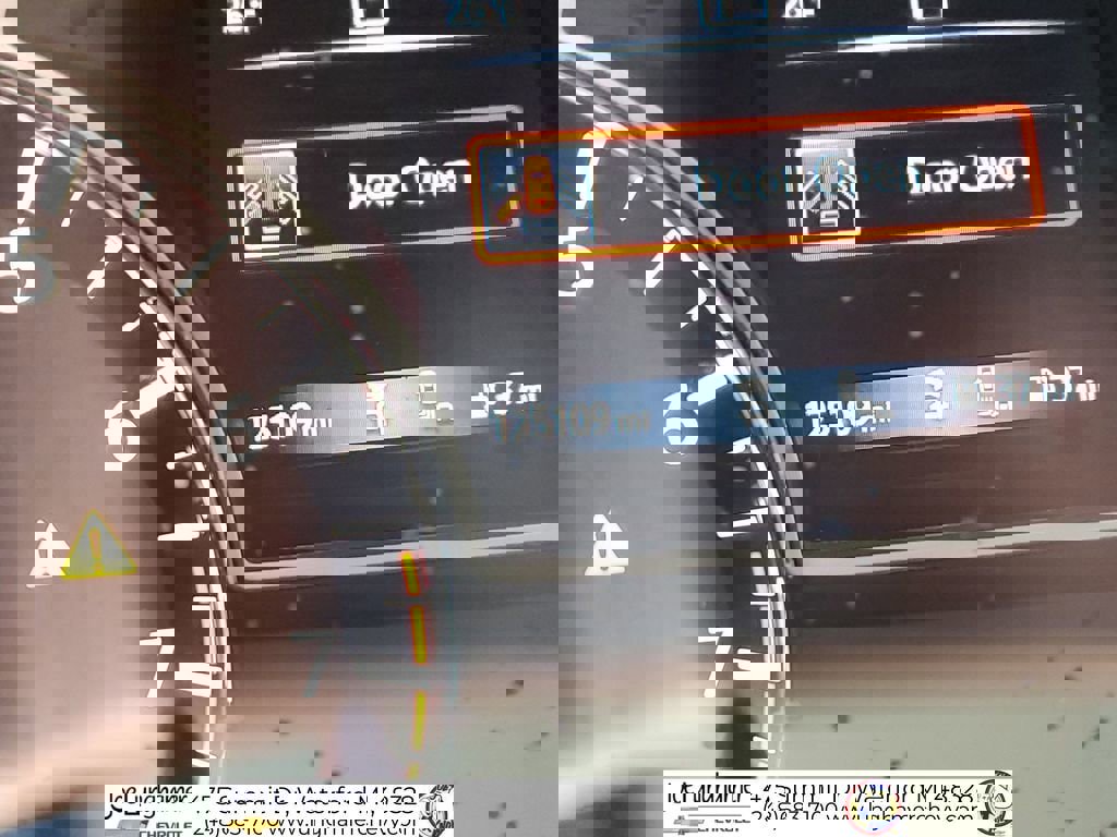 Used 2018 Nissan Pathfinder Platinum image 14