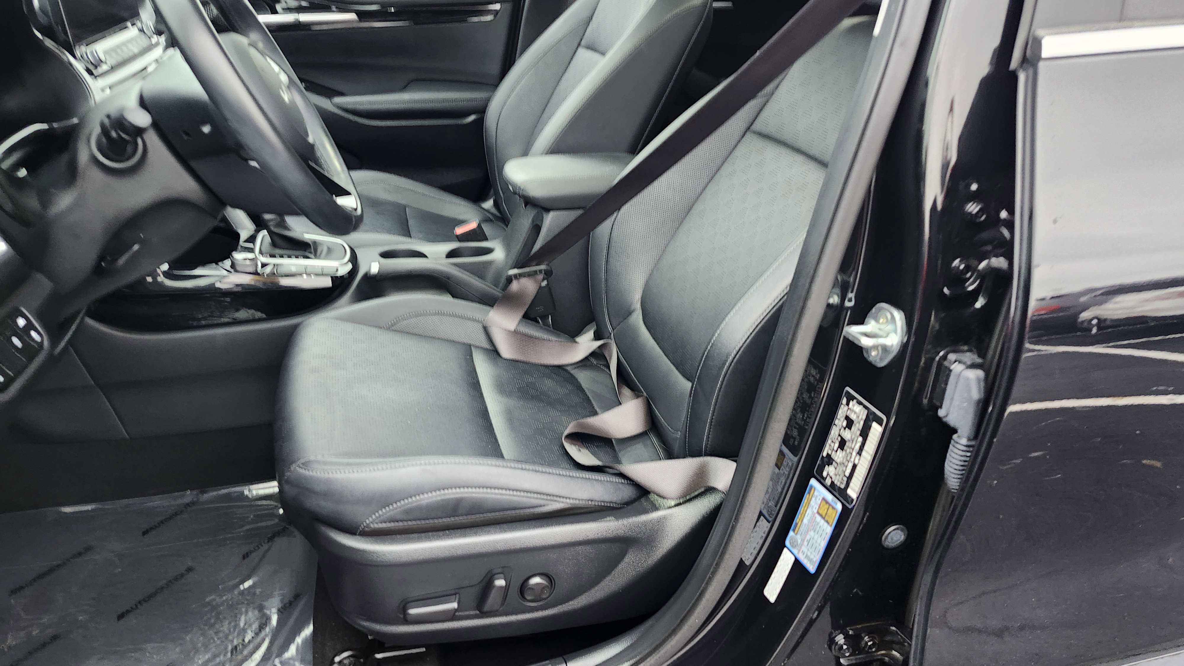 Used 2023 Kia Seltos EX image 17