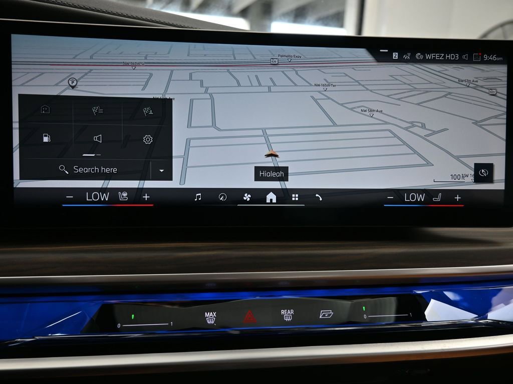 Used 2025 BMW 740i xDrive image 19