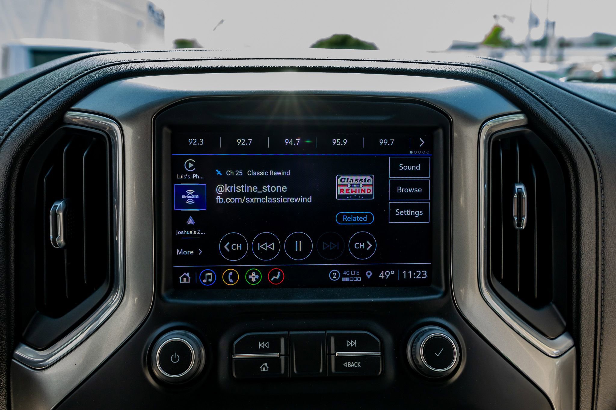 Used 2022 Chevrolet Silverado 2500 LT w/ Midnight Edition AWD/4WD image 24