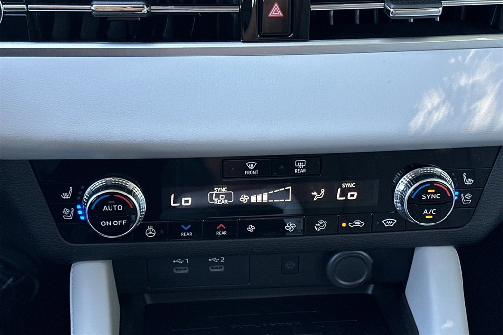 New 2025 Mitsubishi Outlander SEL image 21