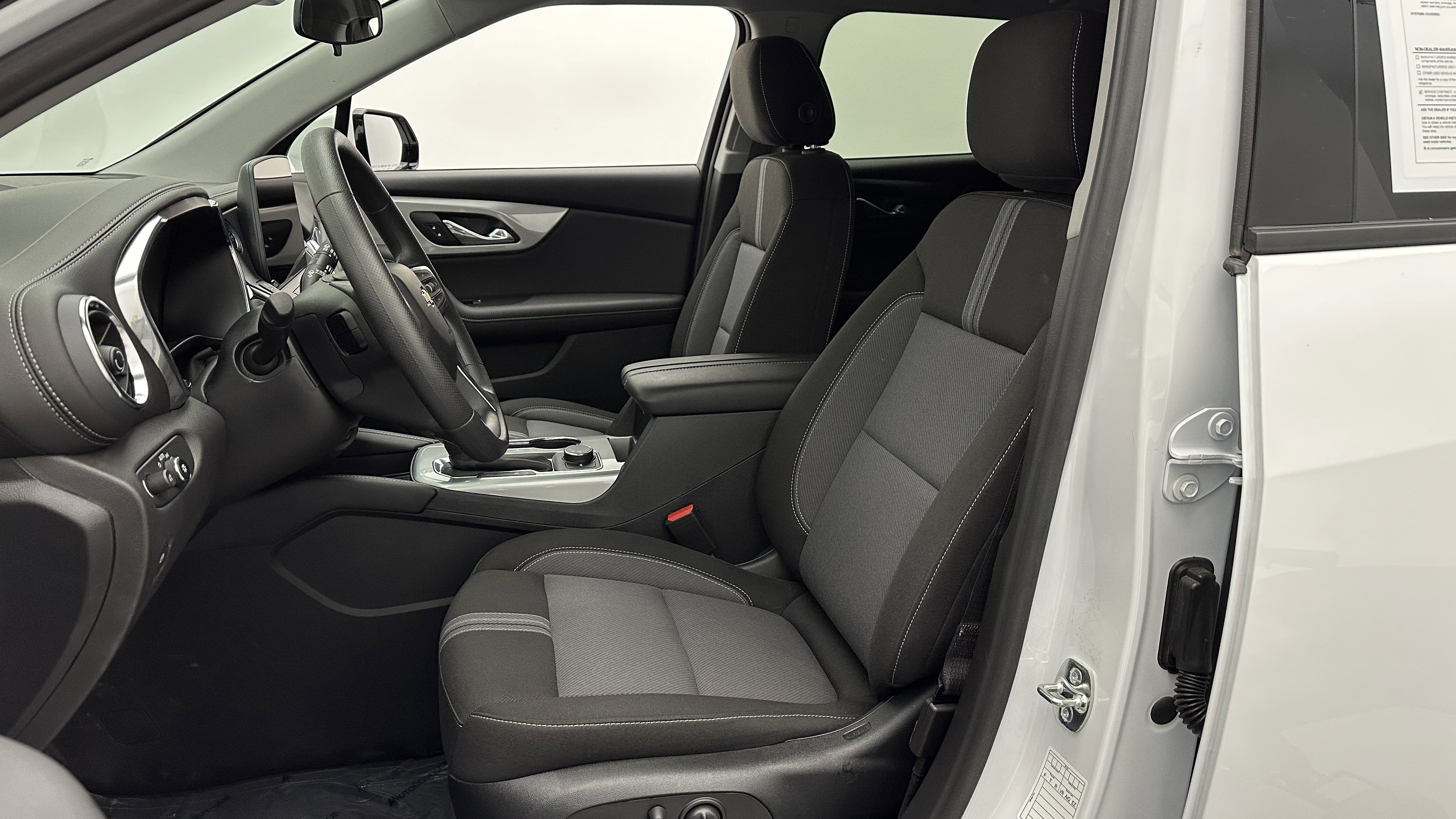 Used 2025 Chevrolet Blazer LT image 13