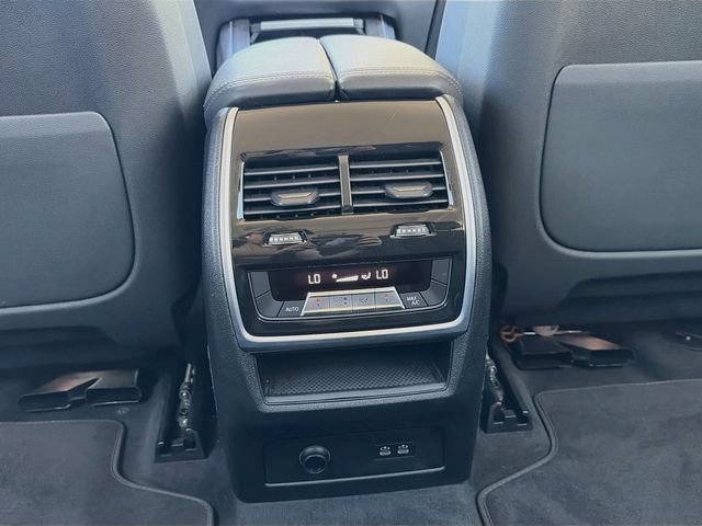 Used 2024 BMW X7 xDrive40i AWD/4WD image 26