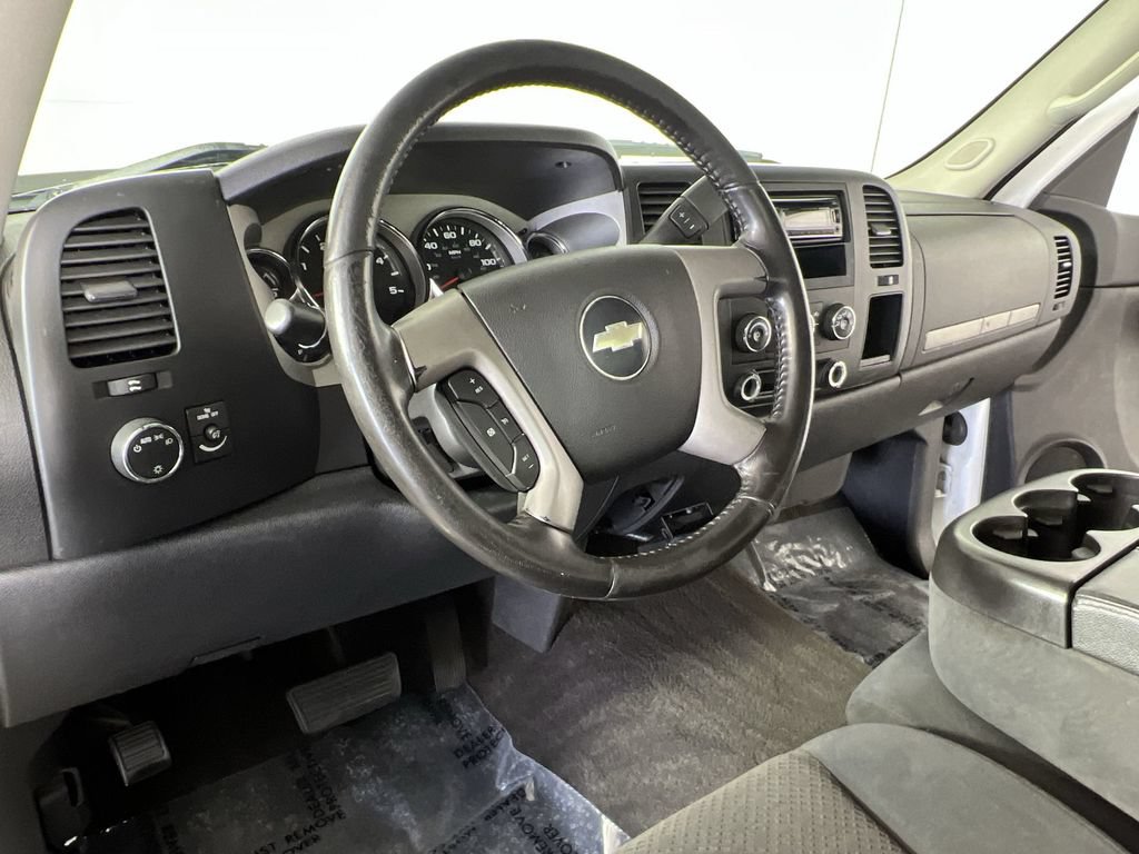 Used 2007 Chevrolet Silverado 2500 LT w/ EZ-Lift Tailgate Package AWD/4WD image 10