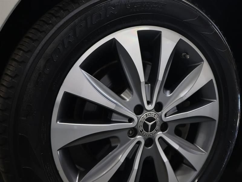Used 2015 Mercedes-Benz GL 450 4MATIC w/ Appearance Package image 31