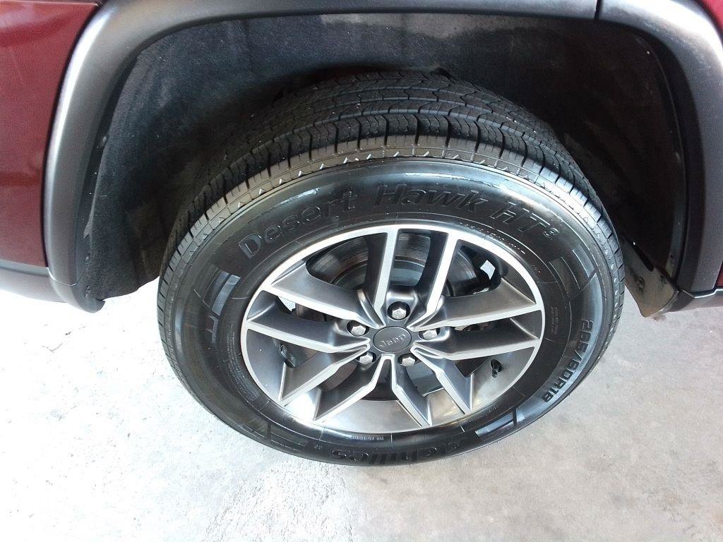 Used 2021 Jeep Grand Cherokee Limited AWD/4WD image 28