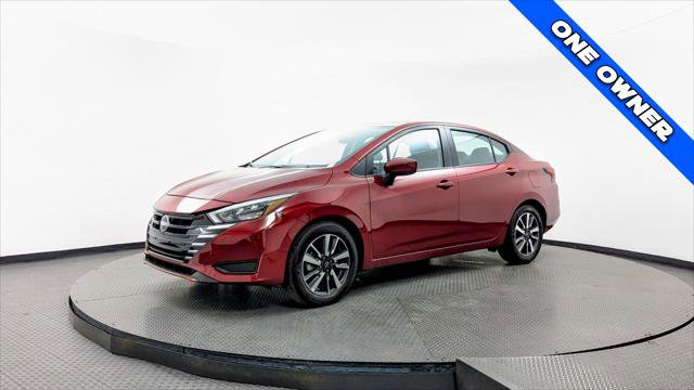Used 2025 Nissan Versa SV image 2