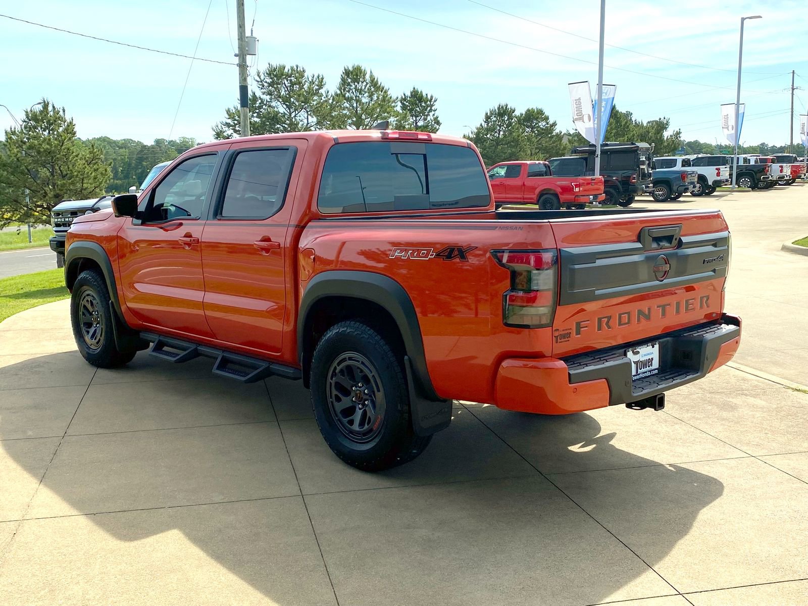 Used 2025 Nissan Frontier PRO-4X w/ Pro Convenience Package AWD/4WD image 4