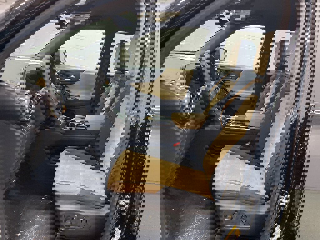 New 2025 Chevrolet Equinox ACTIV w/ Safety and Technology Package image 22