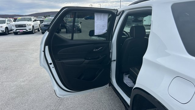 Certified 2023 Chevrolet Traverse Premier w/ Redline Edition image 34