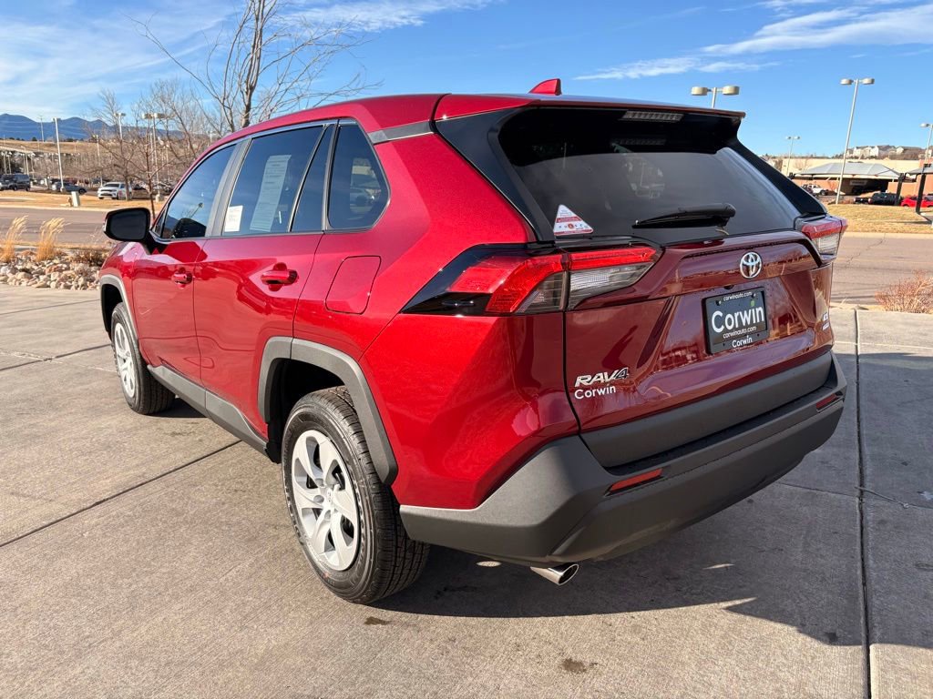 Used 2025 Toyota RAV4 LE image 5