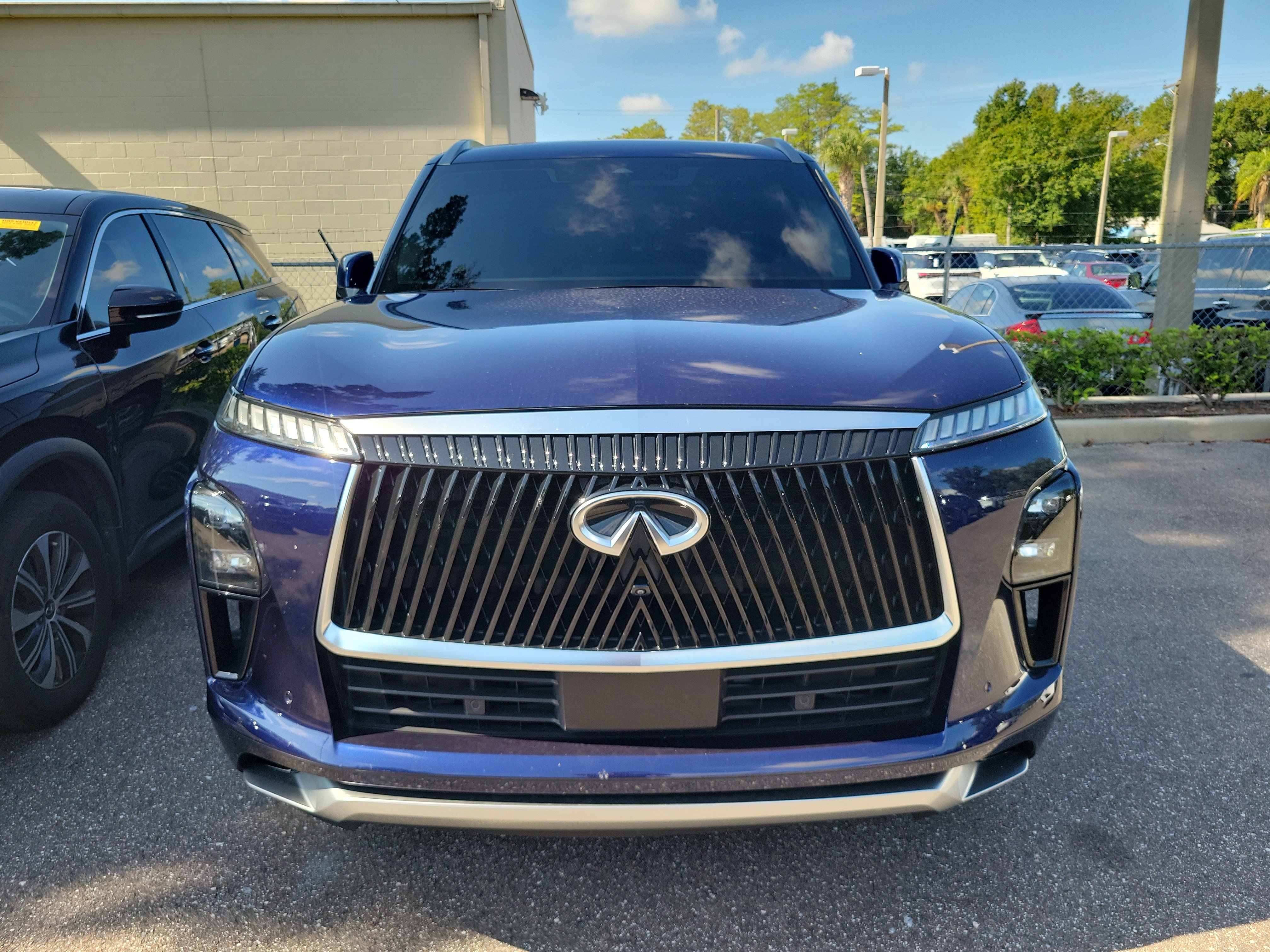 Certified 2025 INFINITI QX80 Sensory AWD/4WD image 2