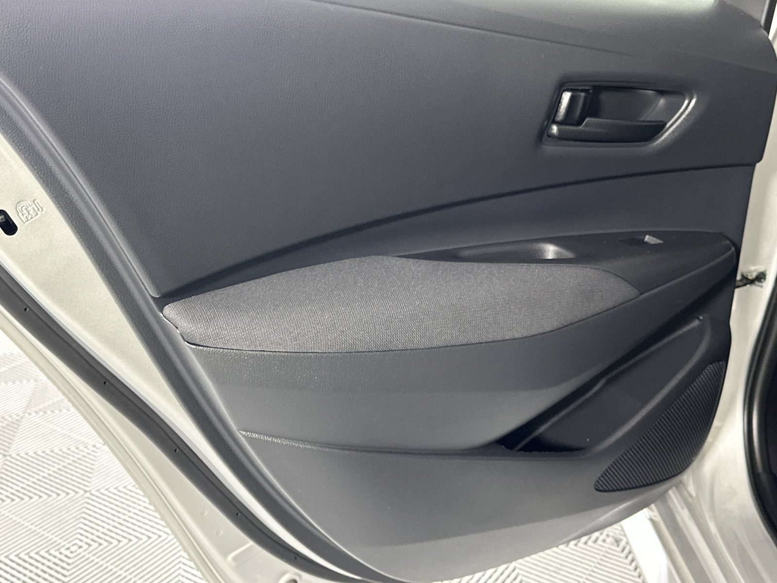 Used 2025 Toyota Corolla LE FWD image 28