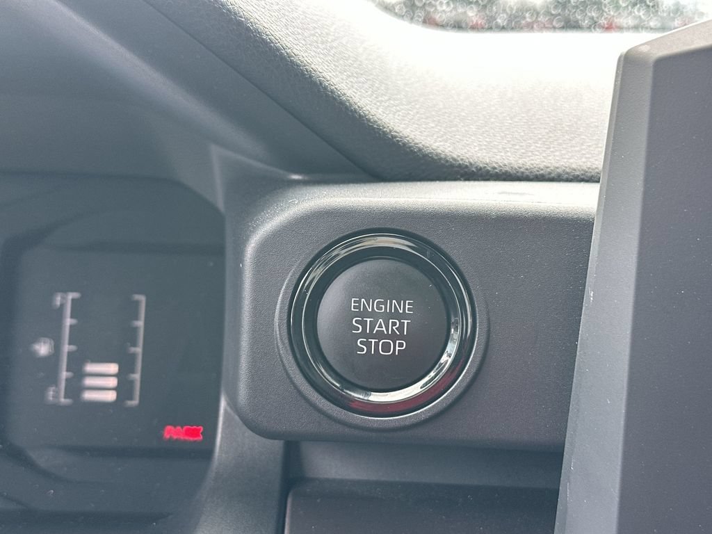 Used 2025 Toyota Tacoma SR5 RWD image 17