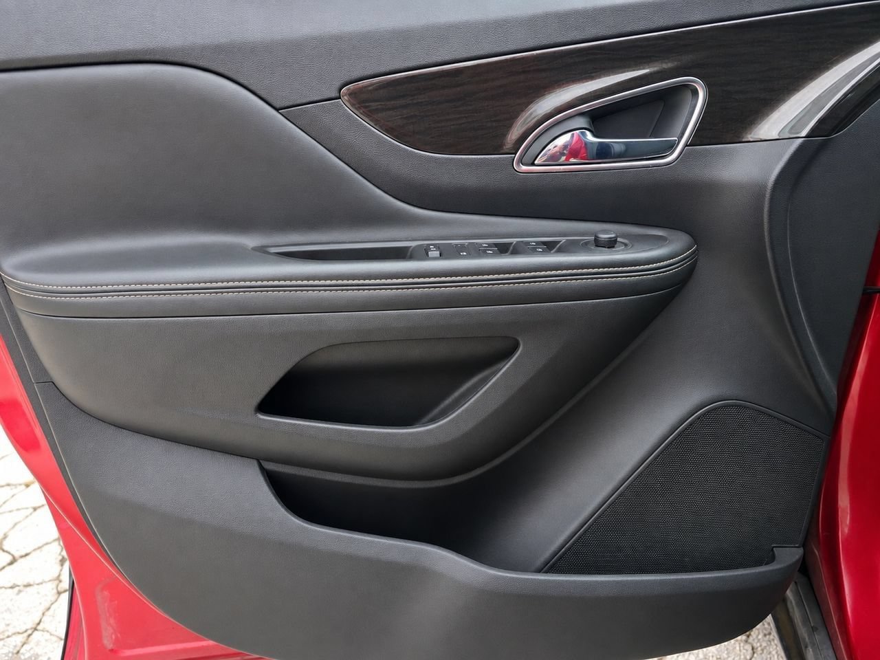 Certified 2015 Buick Encore Convenience FWD image 13
