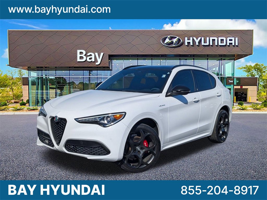 Used 2023 Alfa Romeo Stelvio Veloce image 1