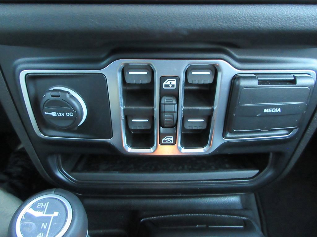 Used 2024 Jeep Wrangler Sahara w/ Technology Group image 32