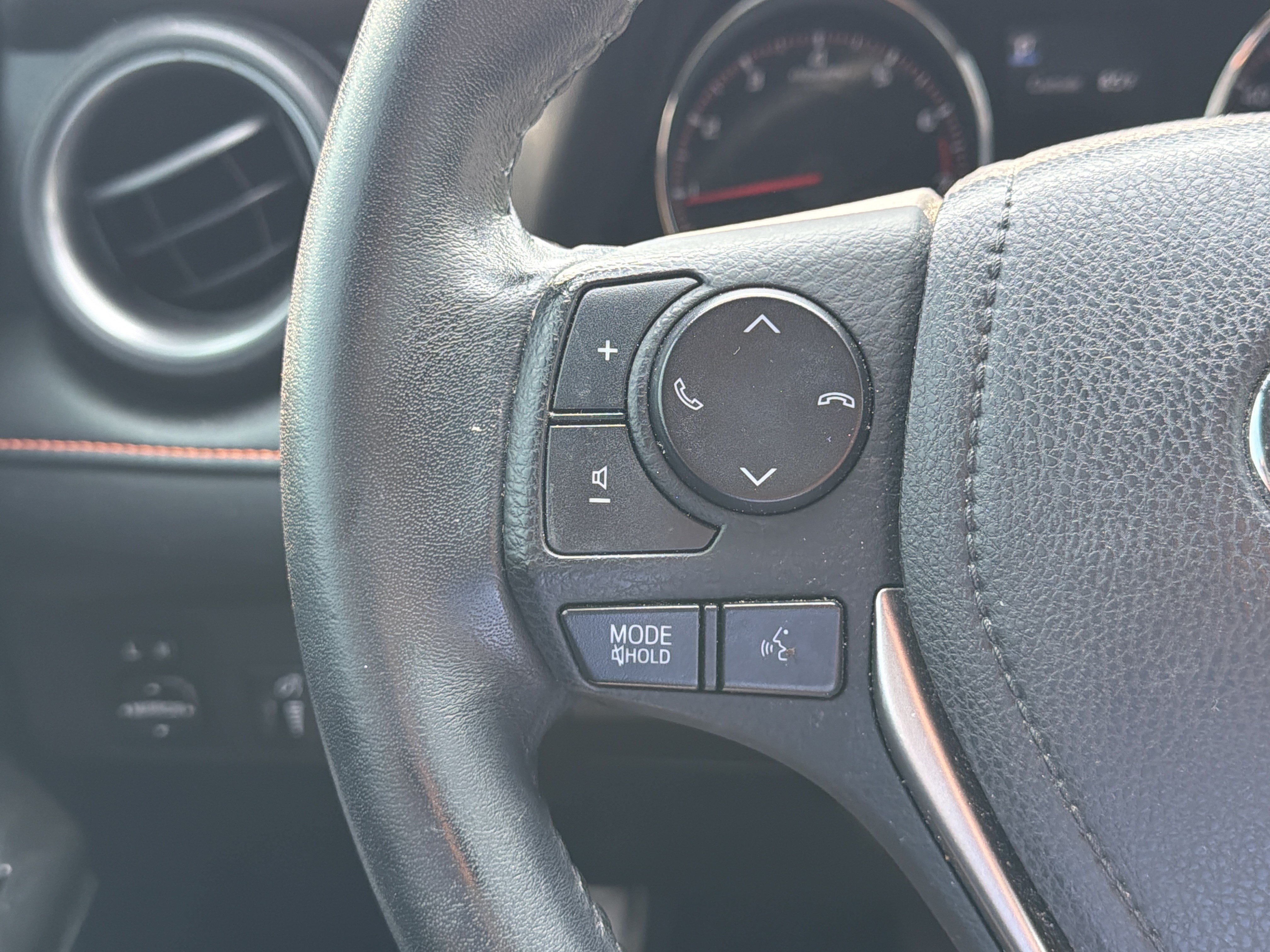 Used 2018 Toyota RAV4 SE w/ Power Extra Value Package FWD image 14