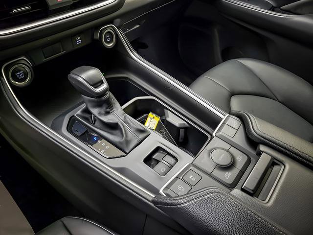 Certified 2025 Toyota Grand Highlander AWD image 21