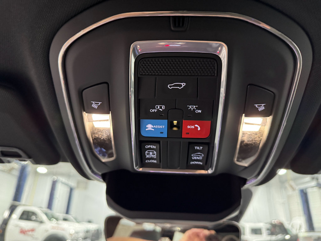 New 2025 Jeep Grand Cherokee L Altitude image 43