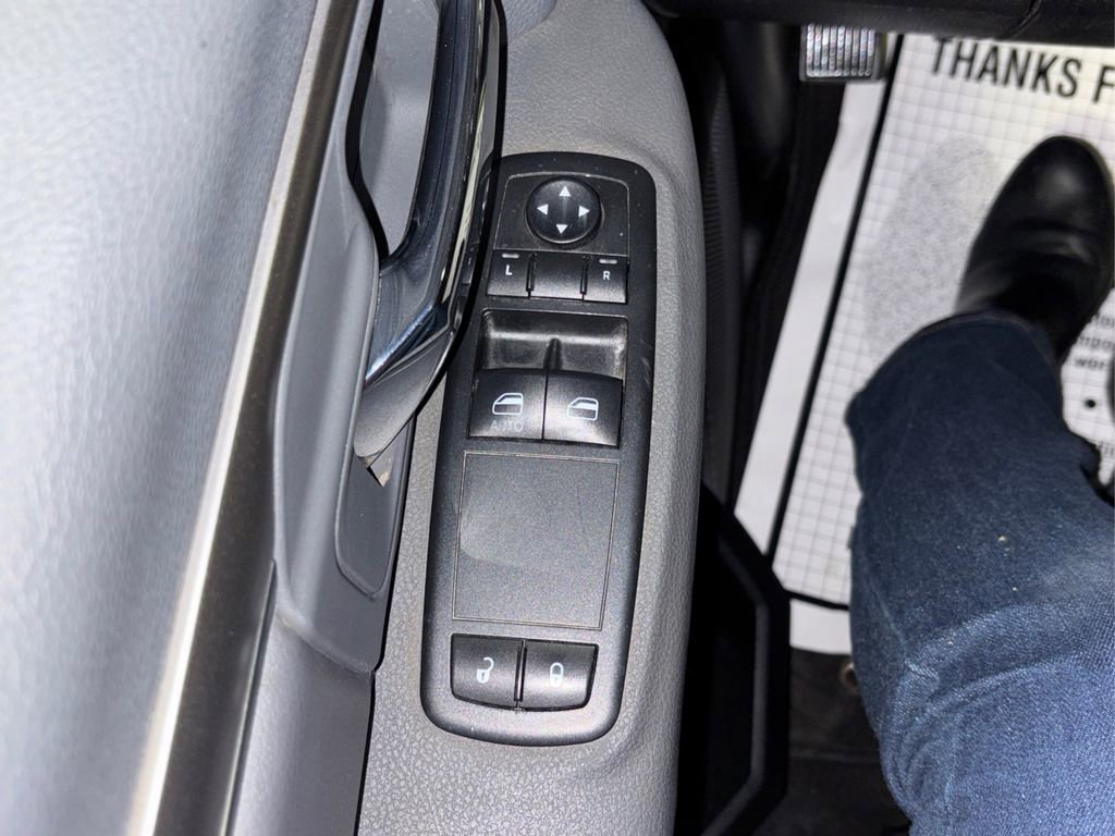 Used 2014 RAM 1500 Express image 30