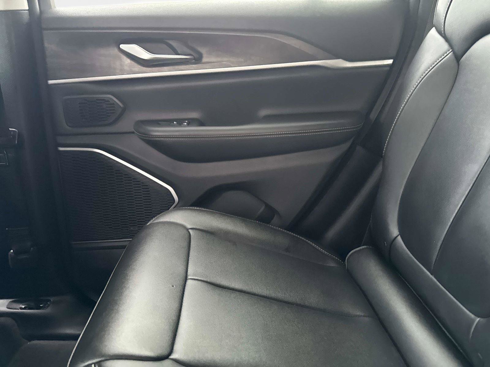 Used 2024 Jeep Grand Cherokee Limited 4xe image 15