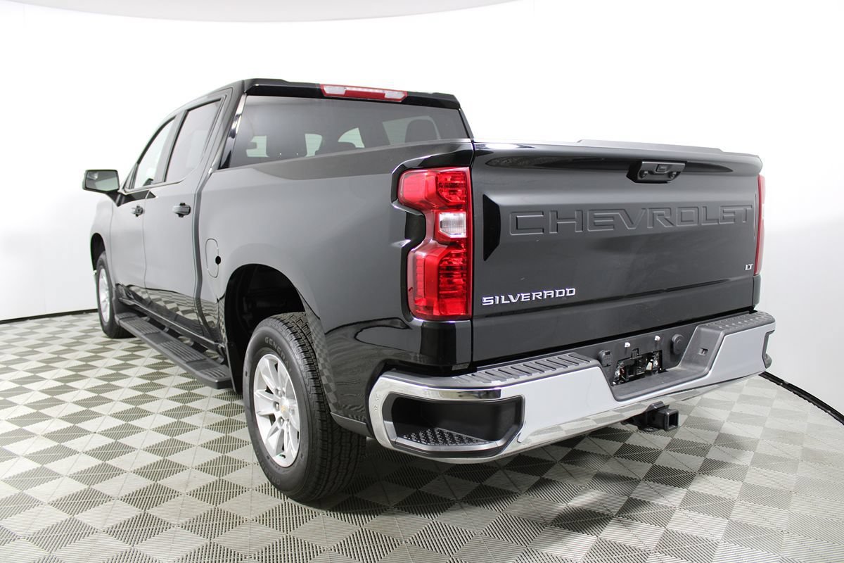 Used 2025 Chevrolet Silverado 1500 LT RWD image 40