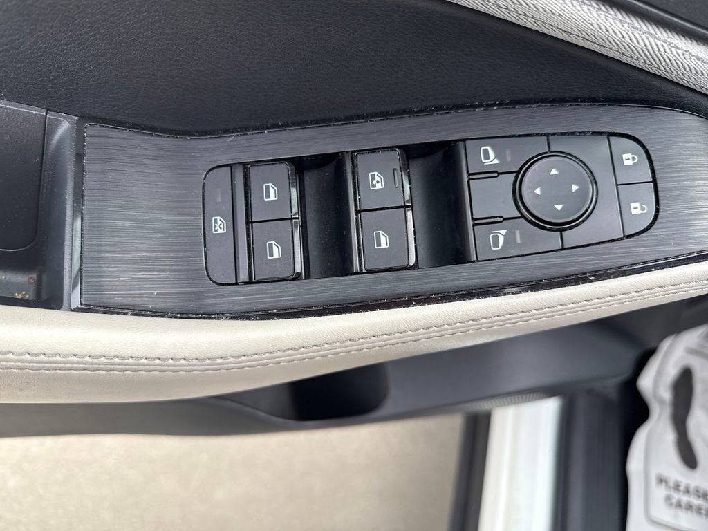 Used 2023 Nissan Rogue SV image 26