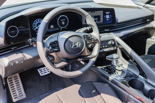 New 2025 Hyundai Elantra SEL image 10