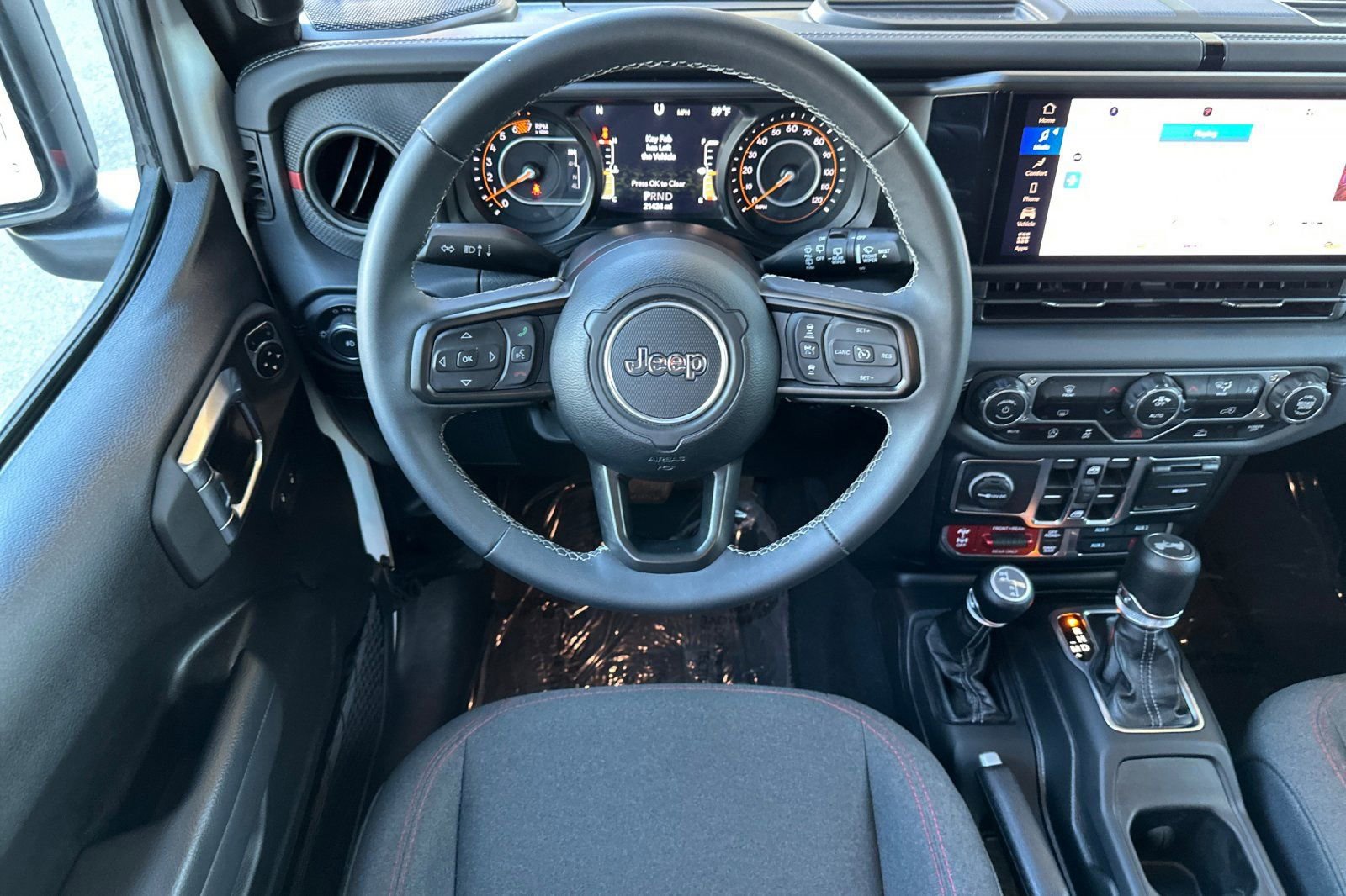 Used 2025 Jeep Wrangler Unlimited Rubicon image 14