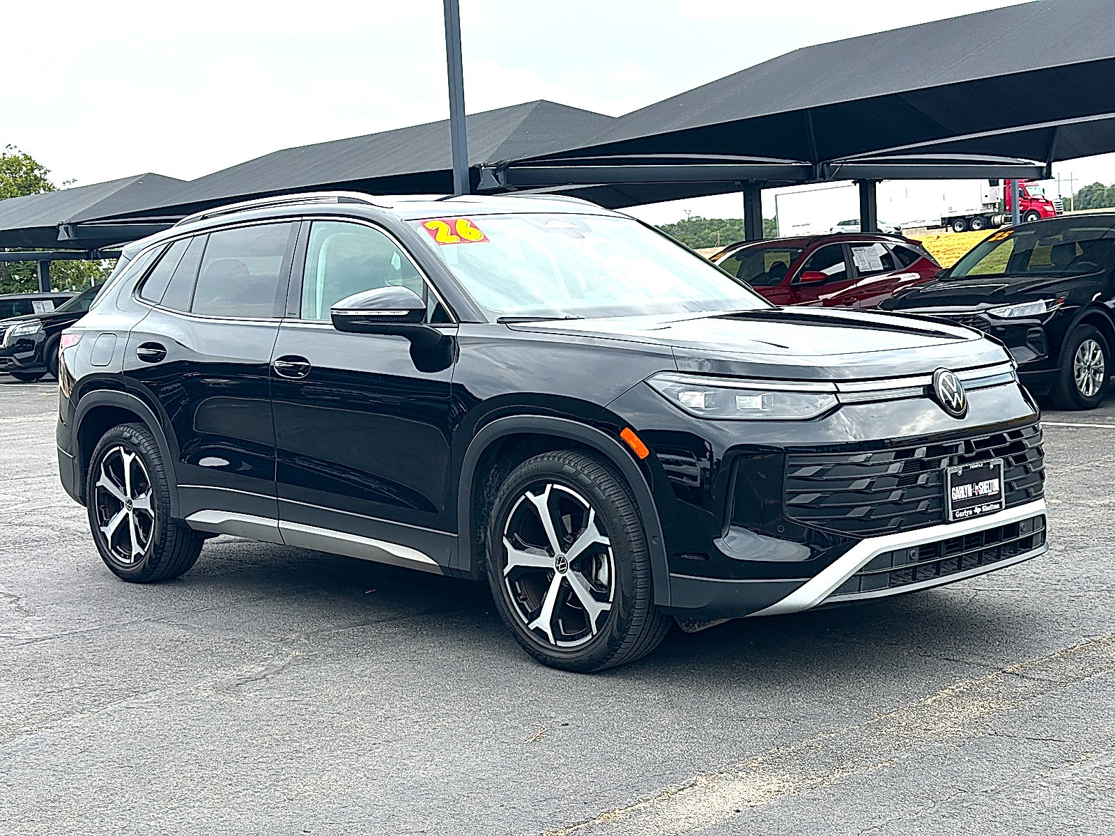Used 2026 Volkswagen Tiguan SE FWD image 9