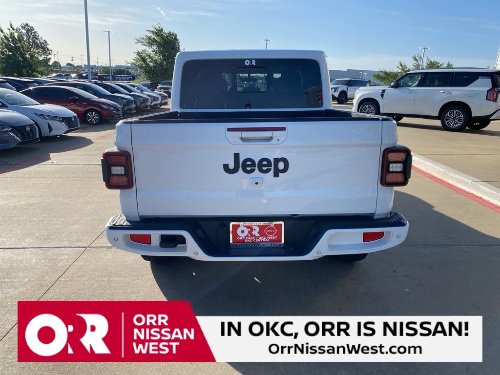 Used 2023 Jeep Gladiator Overland image 4